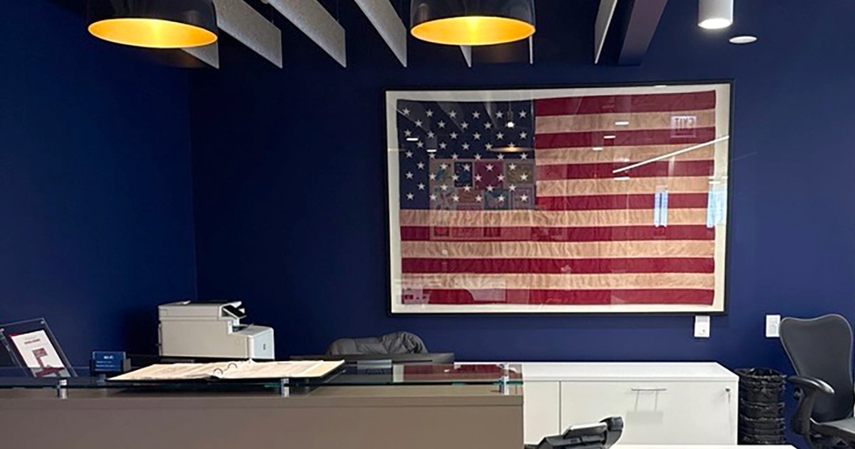 Americaneagle.com reception desk in Chicago office lobby, showcasing welcoming space at web design agency in Downtown Chicago